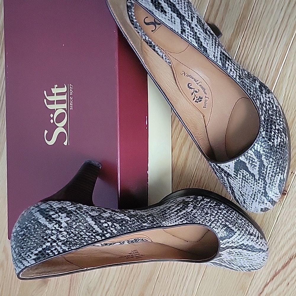 Snake print Sofft Leather heel pumps 11